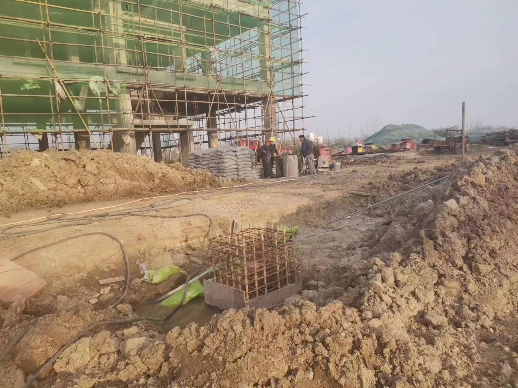 镜湖当桥梁出现裂缝的时候应该及时加固修补